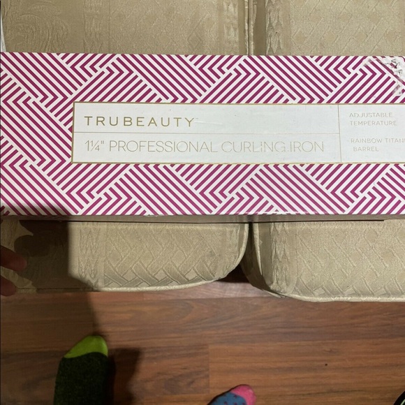 Straightener - Picture 2 of 2